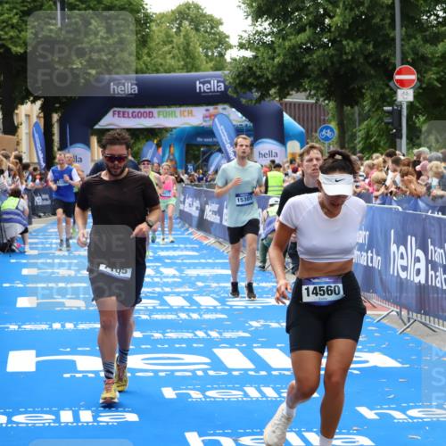 29.06.2025 - hella hamburg halbmarathon Zöllner http://msf.ph/oto/8185887 29.06.2025 10:42:54 Ziel 5011, 5477, 7105, 13398, 13725, 14447, 14560, 14813, 14849, 15297, 15301, 15851, 18559, 18659 meine-sportfotos.de