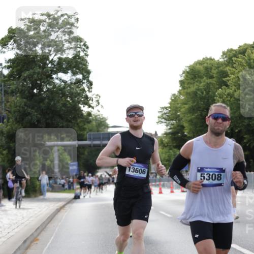29.06.2025 - hella hamburg halbmarathon Jannik Wohlers http://msf.ph/oto/8185897 29.06.2025 09:43:39 Lombardsbrücke 1122, 1953, 2483, 3189, 3379, 5308, 7231, 8376, 9047, 10222, 10655, 11150, 13383, 13606 meine-sportfotos.de