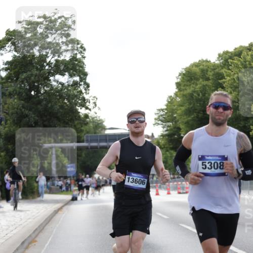 29.06.2025 - hella hamburg halbmarathon Jannik Wohlers http://msf.ph/oto/8185909 29.06.2025 09:43:39 Lombardsbrücke 1122, 1953, 2483, 3189, 3379, 5308, 7231, 8376, 9047, 10222, 10655, 11150, 13383, 13606 meine-sportfotos.de
