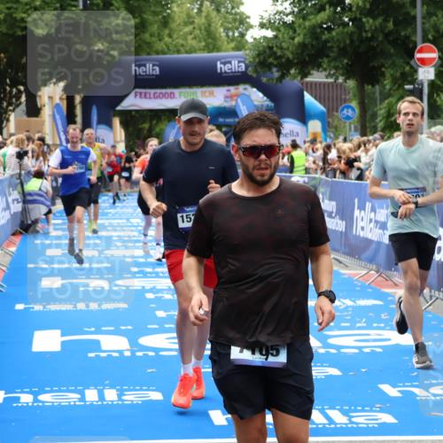 29.06.2025 - hella hamburg halbmarathon Zöllner http://msf.ph/oto/8185912 29.06.2025 10:42:56 Ziel 4823, 5011, 5477, 7105, 13398, 14447, 14813, 14849, 15297, 15301, 15851, 18559, 18659 meine-sportfotos.de