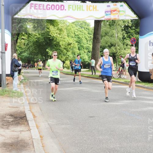 29.06.2025 - hella hamburg halbmarathon MichiJ http://msf.ph/oto/8185914 29.06.2025 10:18:42 Zwischen KM18-KM19 7389, 8473, 17374 meine-sportfotos.de