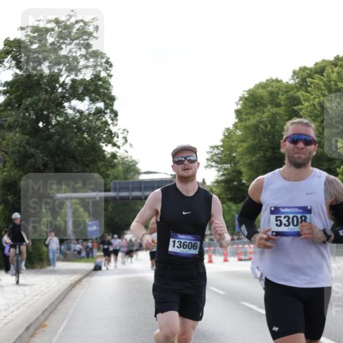 29.06.2025 - hella hamburg halbmarathon Jannik Wohlers http://msf.ph/oto/8185915 29.06.2025 09:43:39 Lombardsbrücke 1122, 1953, 2483, 3189, 3379, 5308, 7231, 8376, 9047, 10222, 10655, 11150, 13383, 13606 meine-sportfotos.de