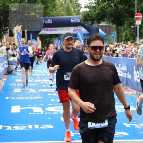 29.06.2025 - hella hamburg halbmarathon Zöllner http://msf.ph/oto/8185921 29.06.2025 10:42:56 Ziel 4823, 5011, 5477, 7105, 13398, 14447, 14813, 14849, 15297, 15301, 15851, 18559, 18659 meine-sportfotos.de