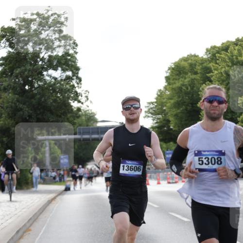 29.06.2025 - hella hamburg halbmarathon Jannik Wohlers http://msf.ph/oto/8185925 29.06.2025 09:43:39 Lombardsbrücke 1122, 1953, 2483, 3189, 3379, 5308, 7231, 8376, 9047, 10222, 10655, 11150, 13383, 13606 meine-sportfotos.de
