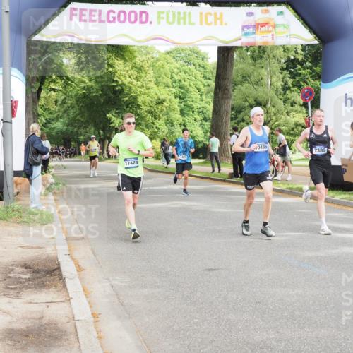 29.06.2025 - hella hamburg halbmarathon MichiJ http://msf.ph/oto/8185928 29.06.2025 10:18:42 Zwischen KM18-KM19 7389, 8473, 17374 meine-sportfotos.de