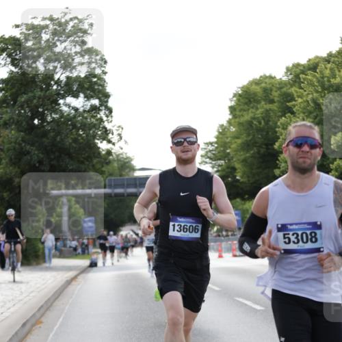 29.06.2025 - hella hamburg halbmarathon Jannik Wohlers http://msf.ph/oto/8185932 29.06.2025 09:43:39 Lombardsbrücke 1122, 1953, 2483, 3189, 3379, 5308, 7231, 8376, 9047, 10222, 10655, 11150, 13383, 13606 meine-sportfotos.de