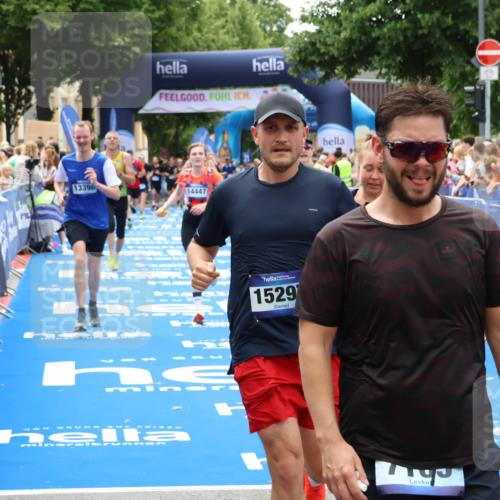 29.06.2025 - hella hamburg halbmarathon Zöllner http://msf.ph/oto/8185940 29.06.2025 10:42:57 Ziel 4823, 5011, 5477, 13398, 14447, 14849, 15297, 15301, 15851, 18559, 18659 meine-sportfotos.de