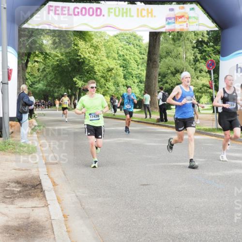 29.06.2025 - hella hamburg halbmarathon MichiJ http://msf.ph/oto/8185942 29.06.2025 10:18:42 Zwischen KM18-KM19 7389, 8473, 17374 meine-sportfotos.de