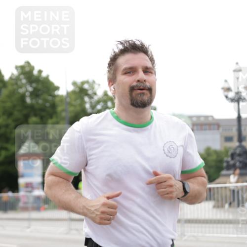 29.06.2025 - hella hamburg halbmarathon Jannik Wohlers http://msf.ph/oto/8185943 29.06.2025 10:23:33 Lombardsbrücke 1444, 1545, 2489, 3013, 3185, 4122, 4597, 4990, 5039, 5055, 5258, 5260, 5358, 5661, 5954, 7013, 7426, 8141, 8149, 8502, 8676, 8717, 9217, 9603, 11044, 11347, 11415, 11454, 13149, 15352, 15739, 15853, 17385, 17513, 17595, 18091, 18210, 18314, 18745, 18998, 19017 meine-sportfotos.de