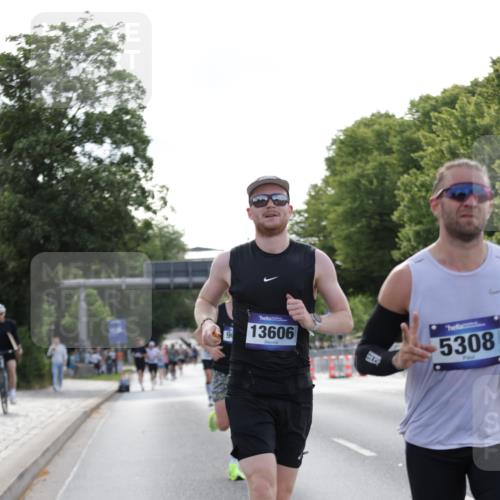 29.06.2025 - hella hamburg halbmarathon Jannik Wohlers http://msf.ph/oto/8185949 29.06.2025 09:43:39 Lombardsbrücke 1122, 1953, 2483, 3189, 3379, 5308, 7231, 8376, 9047, 10222, 10655, 11150, 13383, 13606 meine-sportfotos.de