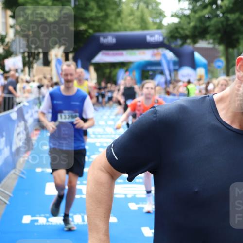 29.06.2025 - hella hamburg halbmarathon Zöllner http://msf.ph/oto/8185973 29.06.2025 10:42:58 Ziel 4823, 5011, 5477, 7035, 13398, 14447, 14849, 18559, 18659 meine-sportfotos.de