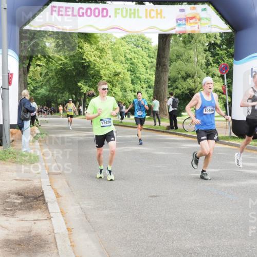 29.06.2025 - hella hamburg halbmarathon MichiJ http://msf.ph/oto/8185990 29.06.2025 10:18:42 Zwischen KM18-KM19 7389, 8473, 17374 meine-sportfotos.de