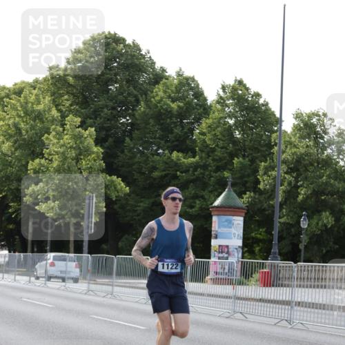 29.06.2025 - hella hamburg halbmarathon Jannik Wohlers http://msf.ph/oto/8185991 29.06.2025 09:43:41 Lombardsbrücke 1122, 1953, 2483, 3189, 3379, 5308, 7231, 7793, 8376, 9047, 10222, 10655, 11150, 13383, 13606 meine-sportfotos.de
