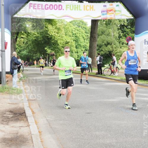 29.06.2025 - hella hamburg halbmarathon MichiJ http://msf.ph/oto/8186059 29.06.2025 10:18:43 Zwischen KM18-KM19 1827, 7389, 8473, 10486, 17374, 17428 meine-sportfotos.de