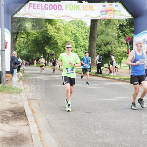 29.06.2025 - hella hamburg halbmarathon MichiJ http://msf.ph/oto/8186068 29.06.2025 10:18:43 Zwischen KM18-KM19 1827, 7389, 8473, 10486, 17374, 17428 meine-sportfotos.de