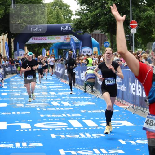 29.06.2025 - hella hamburg halbmarathon Zöllner http://msf.ph/oto/8186072 29.06.2025 10:43:04 Ziel 4823, 7035, 8218, 9364, 10469, 12657, 12723, 12776, 12839, 19038 meine-sportfotos.de