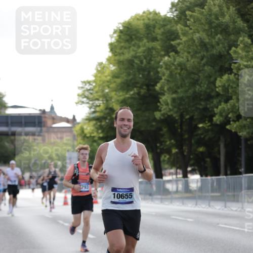 29.06.2025 - hella hamburg halbmarathon Jannik Wohlers http://msf.ph/oto/8186097 29.06.2025 09:43:44 Lombardsbrücke 1122, 1953, 2483, 3379, 5308, 7231, 7793, 8376, 9047, 10222, 10655, 13383, 13606 meine-sportfotos.de