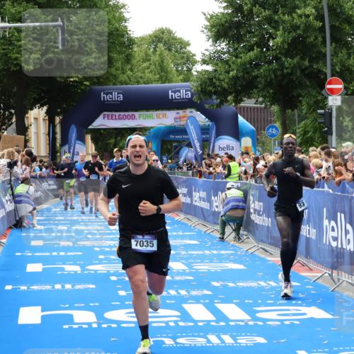 29.06.2025 - hella hamburg halbmarathon Zöllner http://msf.ph/oto/8186120 29.06.2025 10:43:06 Ziel 4229, 6721, 7035, 7451, 8218, 9364, 9833, 10469, 12657, 12723, 12776, 12839, 17177, 19038 meine-sportfotos.de