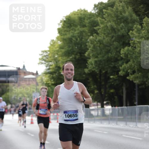 29.06.2025 - hella hamburg halbmarathon Jannik Wohlers http://msf.ph/oto/8186121 29.06.2025 09:43:44 Lombardsbrücke 1122, 1953, 2483, 3379, 5308, 7231, 7793, 8376, 9047, 10222, 10655, 13383, 13606 meine-sportfotos.de