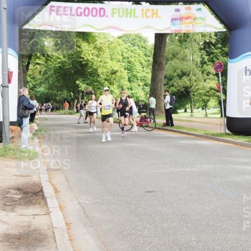 29.06.2025 - hella hamburg halbmarathon MichiJ http://msf.ph/oto/8186123 29.06.2025 10:18:45 Zwischen KM18-KM19 1827, 7389, 10486, 17374, 17428 meine-sportfotos.de