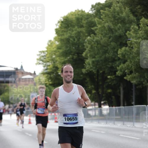 29.06.2025 - hella hamburg halbmarathon Jannik Wohlers http://msf.ph/oto/8186124 29.06.2025 09:43:44 Lombardsbrücke 1122, 1953, 2483, 3379, 5308, 7231, 7793, 8376, 9047, 10222, 10655, 13383, 13606 meine-sportfotos.de