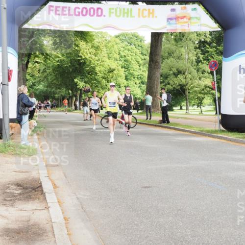 29.06.2025 - hella hamburg halbmarathon MichiJ http://msf.ph/oto/8186158 29.06.2025 10:18:46 Zwischen KM18-KM19 1827, 7389, 10486, 17374, 17428 meine-sportfotos.de