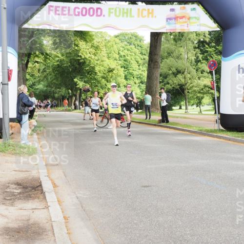 29.06.2025 - hella hamburg halbmarathon MichiJ http://msf.ph/oto/8186170 29.06.2025 10:18:46 Zwischen KM18-KM19 1827, 7389, 10486, 17374, 17428 meine-sportfotos.de