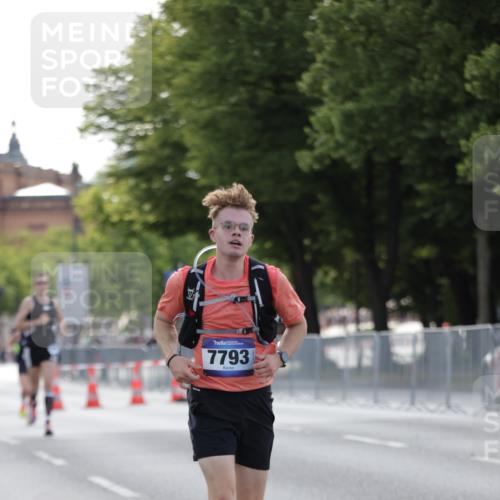 29.06.2025 - hella hamburg halbmarathon Jannik Wohlers http://msf.ph/oto/8186173 29.06.2025 09:43:46 Lombardsbrücke 1122, 1953, 2483, 5308, 7231, 7793, 9047, 9079, 10173, 10222, 10655, 13383, 13606 meine-sportfotos.de
