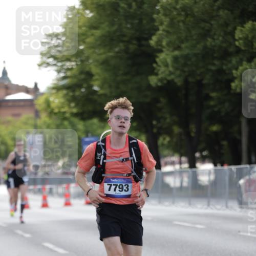 29.06.2025 - hella hamburg halbmarathon Jannik Wohlers http://msf.ph/oto/8186186 29.06.2025 09:43:46 Lombardsbrücke 1122, 1953, 2483, 5308, 7231, 7793, 9047, 9079, 10173, 10222, 10655, 13383, 13606 meine-sportfotos.de