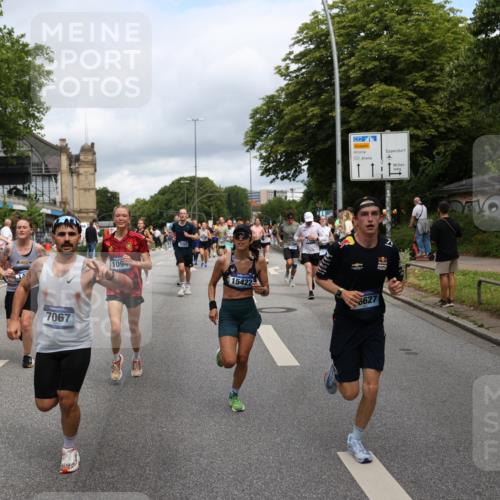 29.06.2025 - hella hamburg halbmarathon Yannick Fuchs http://msf.ph/oto/8186187 29.06.2025 10:43:36 20KM 1094, 1342, 1381, 1476, 2013, 2504, 2516, 2592, 2596, 2706, 2878, 2889, 2937, 3060, 3692, 4017, 4832, 5460, 5705, 6158, 7067, 7297, 7332, 8112, 8437, 8821, 9038, 9126, 9200, 9213, 9463, 9619, 9649, 9695, 9924, 9965, 10184, 11340, 11519, 11579, 11779, 11819, 11977, 12035, 12094, 12271, 12421, 12670, 13233, 13688, 13690, 14526, 15422, 15523, 16114, 16627, 16653, 16731, 16891, 17173, 17753, 18058, 18842, 18926, 19109 meine-sportfotos.de