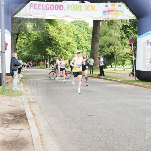 29.06.2025 - hella hamburg halbmarathon MichiJ http://msf.ph/oto/8186214 29.06.2025 10:18:46 Zwischen KM18-KM19 1827, 7389, 10486, 17374, 17428 meine-sportfotos.de