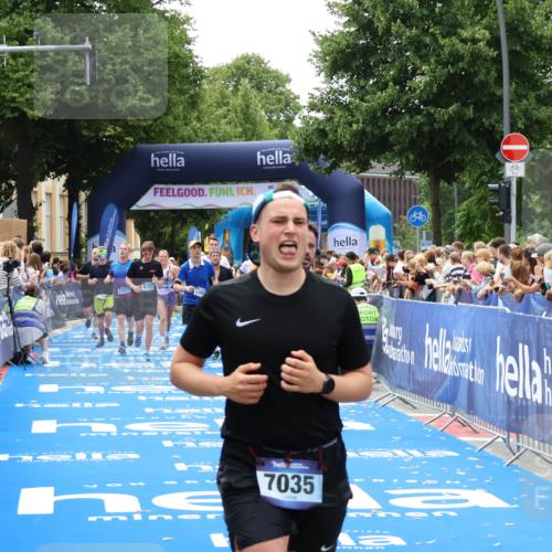 29.06.2025 - hella hamburg halbmarathon Zöllner http://msf.ph/oto/8186231 29.06.2025 10:43:07 Ziel 4229, 6721, 7035, 7451, 8218, 9364, 9833, 10469, 12657, 12723, 12776, 12839, 15255, 17177, 19038 meine-sportfotos.de