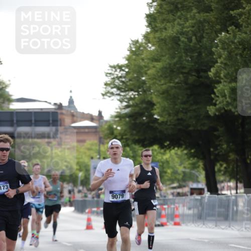 29.06.2025 - hella hamburg halbmarathon Jannik Wohlers http://msf.ph/oto/8186232 29.06.2025 09:43:48 Lombardsbrücke 1122, 1953, 5308, 7231, 7793, 8975, 9047, 9079, 10173, 10222, 10655, 13383, 13606 meine-sportfotos.de