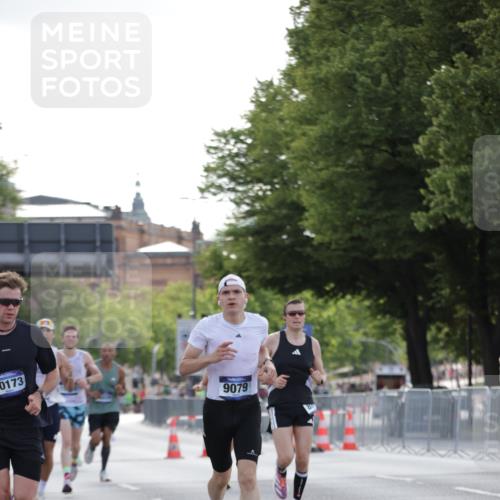 29.06.2025 - hella hamburg halbmarathon Jannik Wohlers http://msf.ph/oto/8186235 29.06.2025 09:43:48 Lombardsbrücke 1122, 1953, 5308, 7231, 7793, 8975, 9047, 9079, 10173, 10222, 10655, 13383, 13606 meine-sportfotos.de