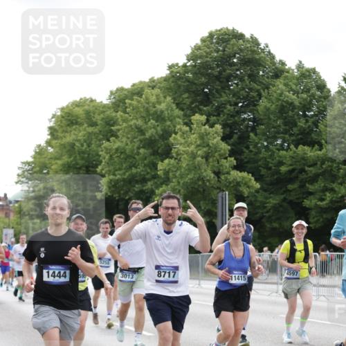 29.06.2025 - hella hamburg halbmarathon Jannik Wohlers http://msf.ph/oto/8186259 29.06.2025 10:23:35 Lombardsbrücke 1389, 1444, 1545, 2489, 3013, 3185, 4122, 4597, 4990, 5039, 5055, 5258, 5260, 5358, 5661, 5954, 7013, 7426, 8141, 8149, 8502, 8717, 9217, 9603, 11044, 11306, 11347, 11415, 11454, 13149, 15352, 17414, 17513, 17595, 18091, 18210, 18314, 18745, 18998, 19017 meine-sportfotos.de