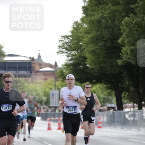 29.06.2025 - hella hamburg halbmarathon Jannik Wohlers http://msf.ph/oto/8186267 29.06.2025 09:43:49 Lombardsbrücke 1122, 1953, 5308, 5344, 7231, 7793, 8975, 9047, 9079, 10173, 10222, 10655, 10790, 13383, 13606, 15655 meine-sportfotos.de