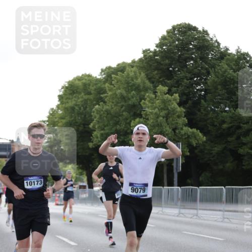 29.06.2025 - hella hamburg halbmarathon Jannik Wohlers http://msf.ph/oto/8186276 29.06.2025 09:43:51 Lombardsbrücke 1122, 1953, 5308, 5344, 7231, 7793, 8975, 9047, 9079, 10173, 10222, 10655, 10790, 13606, 14828, 15655 meine-sportfotos.de
