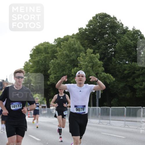 29.06.2025 - hella hamburg halbmarathon Jannik Wohlers http://msf.ph/oto/8186282 29.06.2025 09:43:51 Lombardsbrücke 1122, 1953, 5308, 5344, 7231, 7793, 8975, 9047, 9079, 10173, 10222, 10655, 10790, 13606, 14828, 15655 meine-sportfotos.de