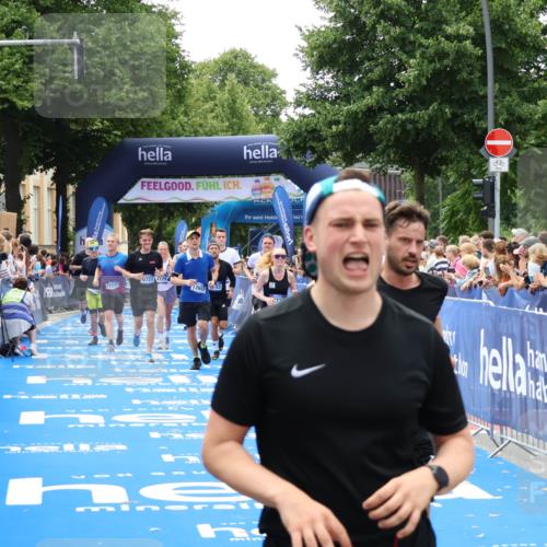 29.06.2025 - hella hamburg halbmarathon Zöllner http://msf.ph/oto/8186286 29.06.2025 10:43:07 Ziel 4229, 6721, 7035, 7451, 8218, 9364, 9833, 10469, 12657, 12723, 12776, 12839, 15255, 17177, 19038 meine-sportfotos.de