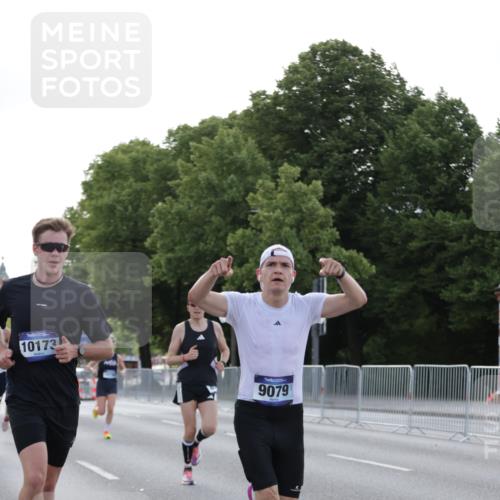 29.06.2025 - hella hamburg halbmarathon Jannik Wohlers http://msf.ph/oto/8186287 29.06.2025 09:43:51 Lombardsbrücke 1122, 1953, 5308, 5344, 7231, 7793, 8975, 9047, 9079, 10173, 10222, 10655, 10790, 13606, 14828, 15655 meine-sportfotos.de