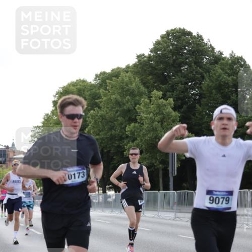 29.06.2025 - hella hamburg halbmarathon Jannik Wohlers http://msf.ph/oto/8186295 29.06.2025 09:43:51 Lombardsbrücke 1122, 1953, 5308, 5344, 7231, 7793, 8975, 9047, 9079, 10173, 10222, 10655, 10790, 13606, 14828, 15655 meine-sportfotos.de