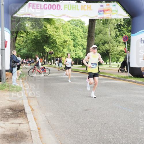 29.06.2025 - hella hamburg halbmarathon MichiJ http://msf.ph/oto/8186319 29.06.2025 10:18:47 Zwischen KM18-KM19 1827, 7389, 8975, 10486, 16711, 17374, 17428 meine-sportfotos.de