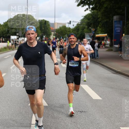 29.06.2025 - hella hamburg halbmarathon Yannick Fuchs http://msf.ph/oto/8186344 29.06.2025 10:29:47 20KM 1217, 1562, 4740, 5269, 5554, 6704, 7466, 7867, 7972, 8395, 8864, 8901, 10771, 11559, 12204, 12369, 12751, 14388, 14603, 14629, 14952, 15390, 15391, 15991, 16140, 16177, 16695, 16712, 16811, 16963, 16964, 17643, 17826, 18183, 18220, 18419, 19022 meine-sportfotos.de