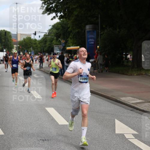 29.06.2025 - hella hamburg halbmarathon Yannick Fuchs http://msf.ph/oto/8186373 29.06.2025 10:29:49 20KM 57, 1217, 1562, 4740, 5269, 5554, 6704, 7466, 7867, 7972, 8864, 8901, 10771, 11559, 11898, 12204, 12369, 12751, 14603, 14629, 14952, 15390, 15391, 15991, 16140, 16177, 16695, 16712, 16811, 16963, 16964, 17022, 17643, 17826, 18183, 18220, 18419, 19022 meine-sportfotos.de