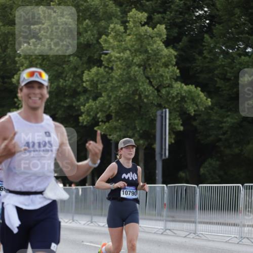 29.06.2025 - hella hamburg halbmarathon Jannik Wohlers http://msf.ph/oto/8186388 29.06.2025 09:43:54 Lombardsbrücke 1122, 2879, 5344, 7231, 7793, 8975, 9047, 9079, 10106, 10173, 10655, 10790, 13606, 14828, 15655, 16118, 17258 meine-sportfotos.de