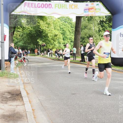 29.06.2025 - hella hamburg halbmarathon MichiJ http://msf.ph/oto/8186430 29.06.2025 10:18:48 Zwischen KM18-KM19 1827, 7349, 7389, 8975, 10486, 16711, 17428 meine-sportfotos.de