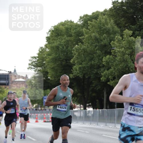 29.06.2025 - hella hamburg halbmarathon Jannik Wohlers http://msf.ph/oto/8186446 29.06.2025 09:43:55 Lombardsbrücke 1122, 2879, 5344, 7231, 7793, 8975, 9047, 9079, 10106, 10173, 10655, 10790, 11877, 14828, 15655, 16118, 17258 meine-sportfotos.de