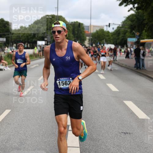 29.06.2025 - hella hamburg halbmarathon Yannick Fuchs http://msf.ph/oto/8186465 29.06.2025 10:29:53 20KM 57, 1217, 1344, 1562, 4740, 4944, 5269, 5554, 6704, 7466, 7867, 7972, 8901, 10771, 11559, 11898, 12204, 12369, 12751, 14603, 14629, 14952, 15390, 15391, 15991, 16140, 16177, 16695, 16712, 16811, 16963, 16964, 17022, 17643, 17826, 18183, 18220, 18237, 18419, 19022 meine-sportfotos.de