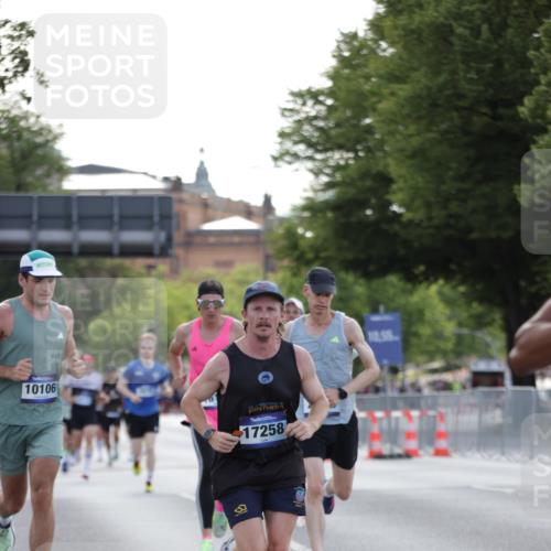 29.06.2025 - hella hamburg halbmarathon Jannik Wohlers http://msf.ph/oto/8186469 29.06.2025 09:43:56 Lombardsbrücke 1122, 2879, 5344, 7231, 7793, 8975, 9047, 9079, 10106, 10173, 10655, 10790, 11877, 14828, 15655, 16118, 17258 meine-sportfotos.de