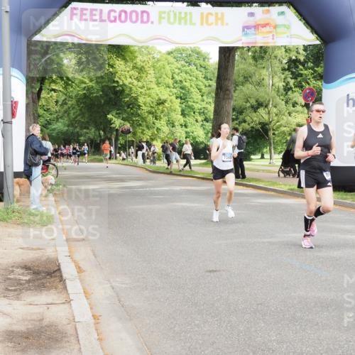 29.06.2025 - hella hamburg halbmarathon MichiJ http://msf.ph/oto/8186474 29.06.2025 10:18:48 Zwischen KM18-KM19 1827, 7349, 7389, 8975, 10486, 16711, 17428 meine-sportfotos.de